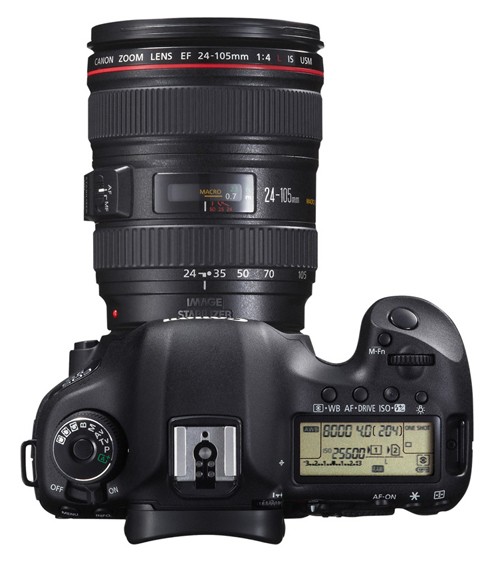 Canon cho biết mẫu EOS 5D Mark III sẽ chính thức lên kệ vào khoảng cuối tháng 3 với giá (chỉ tính riêng body) là 3.500 USD, 4.300 USD kèm theo ống kính. Thêm hình ảnh về Canon EOS 5D Mark III: